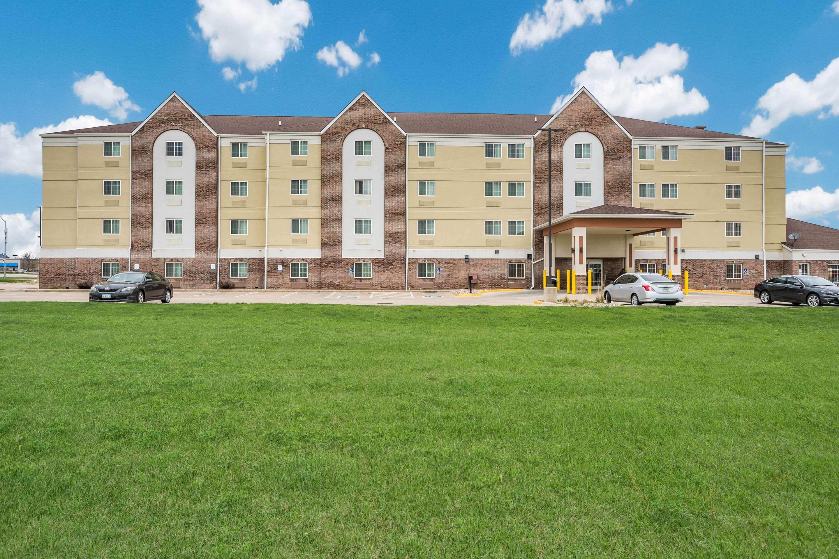 Suburban Extended Stay Hotel Waterloo - Cedar Falls - Cedar Valley Exterior foto